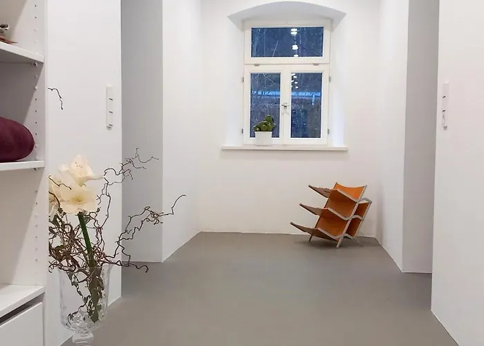 Minimalist Style Apartment In Upper Palatinate Semesterbostad